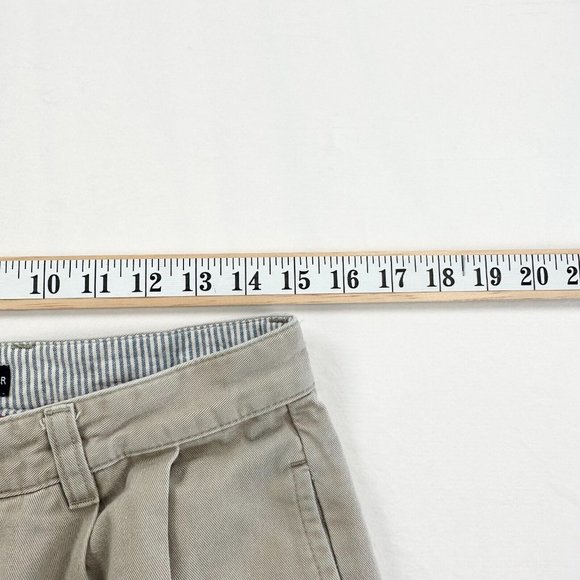 Tommy Hilfiger Shorts Mens 30 Grey Chino Flat Front Casual Outdoor Preppy Y2K - Picture 5 of 8